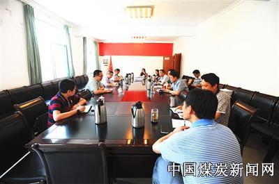 川煤集团党群人事部负责人到小宝鼎矿检查人力资源工作-中国煤炭(煤矿)新闻网